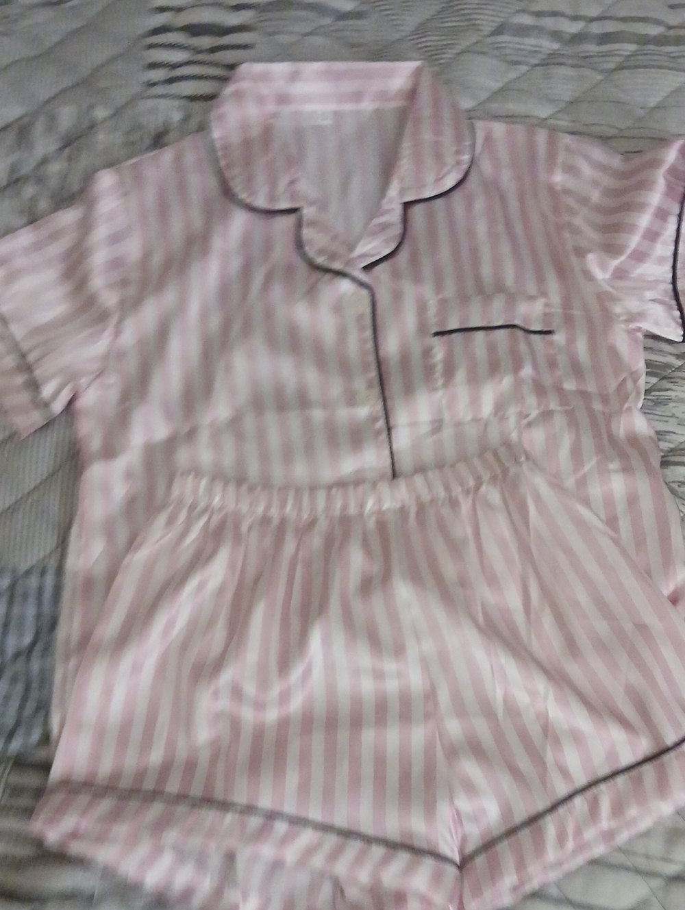 NWOT Women’s Pink Stripe Satin Pajama Set by Unknown Small/Medium